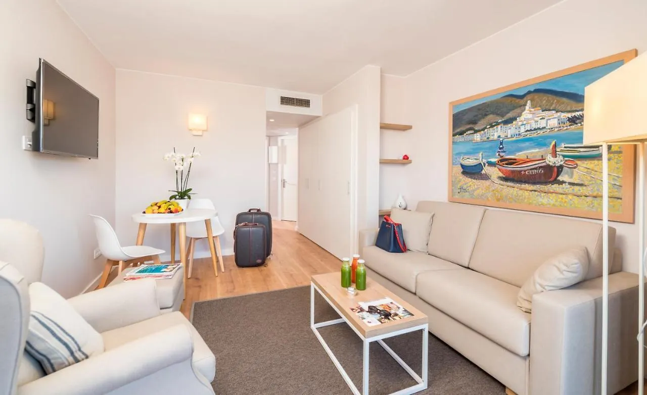 Apartamentos Guitart Lloret de Mar 3*,